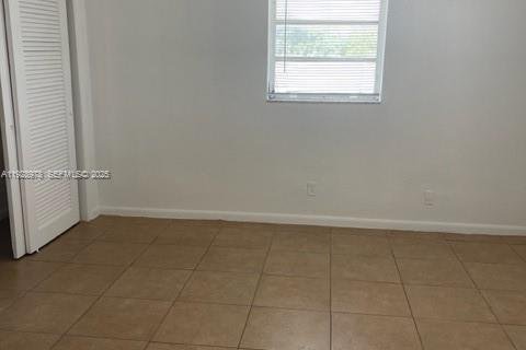 Copropriété à louer à Hallandale Beach, Floride: 1 chambre, 52.95 m2 № 1987292 - photo 4