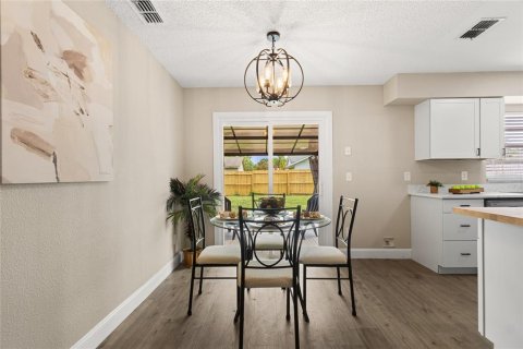House in Orlando, Florida 3 bedrooms, 83.98 sq.m. № 1830058 - photo 10