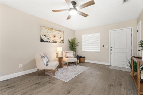 House in Orlando, Florida 3 bedrooms, 83.98 sq.m. № 1830058 - photo 8