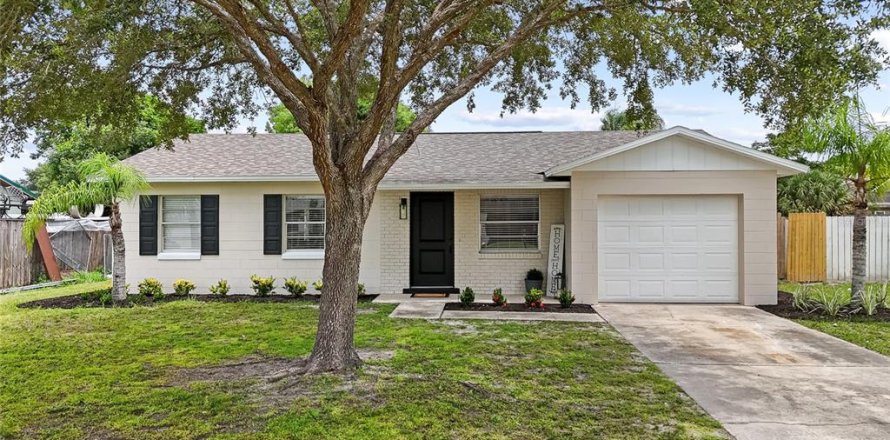 House in Orlando, Florida 3 bedrooms, 83.98 sq.m. № 1830058