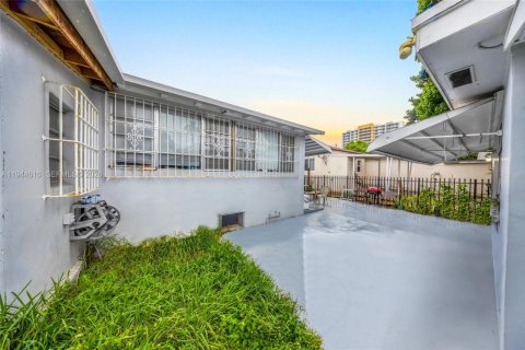 Commercial property in Miami, Florida 158.68 sq.m. № 2088827 - photo 14