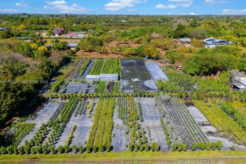 Купить виллу или дом в Хомстед, Флорида 3 спальни, 301.37м2, № 2036396 - фото 20