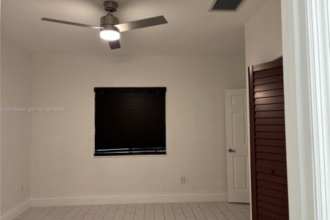 Casa en alquiler en Pembroke Pines, Florida, 2 dormitorios, 100.06 m2 № 2085340 - foto 7