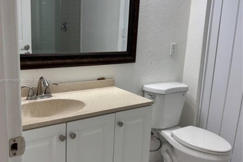 Casa en alquiler en Pembroke Pines, Florida, 2 dormitorios, 100.06 m2 № 2085340 - foto 8