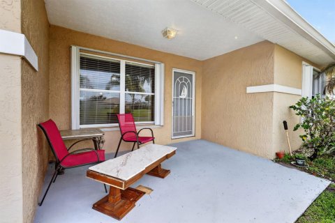 Villa ou maison à vendre à St. Lucie, Floride: 2 chambres, 105.44 m2 № 2086223 - photo 18