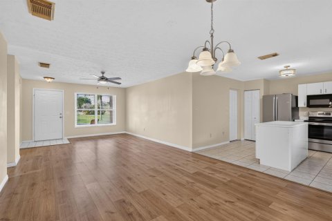 Villa ou maison à vendre à St. Lucie, Floride: 2 chambres, 105.44 m2 № 2086223 - photo 21