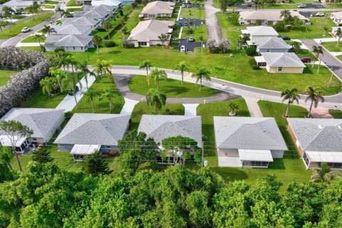 Villa ou maison à vendre à St. Lucie, Floride: 2 chambres, 105.44 m2 № 2086223 - photo 2
