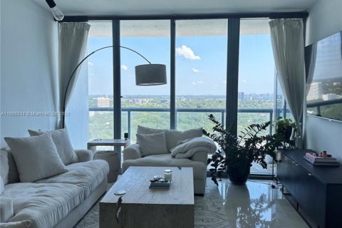 Condo in Miami, Florida, 1 bedroom  № 1895252 - photo 2