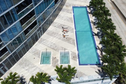 Condo in Miami, Florida, 1 bedroom  № 1895252 - photo 5