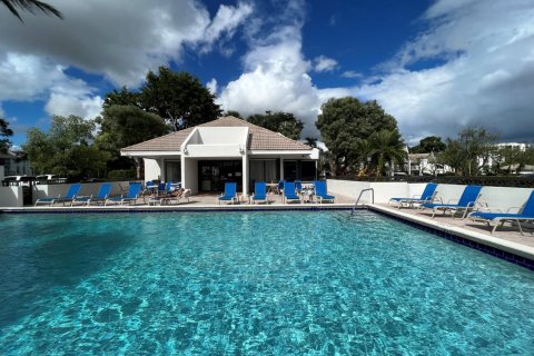 Townhouse in Boca Raton, Florida 3 bedrooms, 144 sq.m. № 1093546 - photo 1