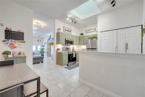 Touwnhouse à louer à Kissimmee, Floride: 5 chambres, 202.16 m2 № 2148945 - photo 18