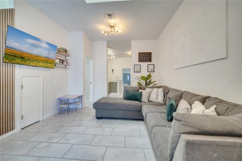 Touwnhouse à louer à Kissimmee, Floride: 5 chambres, 202.16 m2 № 2148945 - photo 8