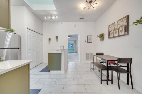 Touwnhouse à louer à Kissimmee, Floride: 5 chambres, 202.16 m2 № 2148945 - photo 12