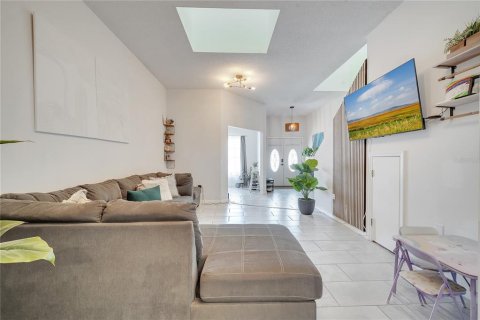 Touwnhouse à louer à Kissimmee, Floride: 5 chambres, 202.16 m2 № 2148945 - photo 9