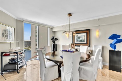 Condominio en alquiler en Aventura, Florida, 3 dormitorios, 285.12 m2 № 1923558 - foto 5