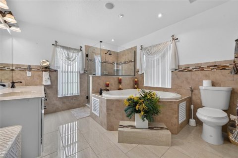 Casa en venta en Port Orange, Florida, 5 dormitorios, 264.59 m2 № 2299415 - foto 4