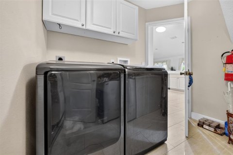 Casa en venta en Port Orange, Florida, 5 dormitorios, 264.59 m2 № 2299415 - foto 25