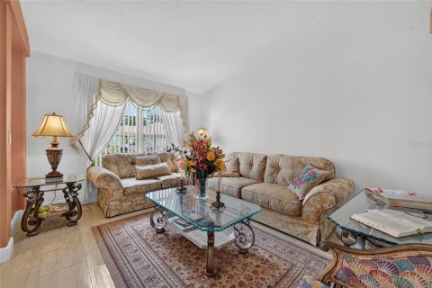 Casa en venta en Port Orange, Florida, 5 dormitorios, 264.59 m2 № 2299415 - foto 11