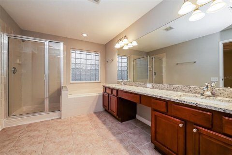 House in Valrico, Florida 4 bedrooms, 252.14 sq.m. № 2198052 - photo 11