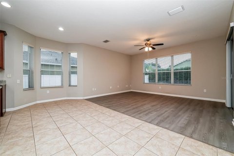 House in Valrico, Florida 4 bedrooms, 252.14 sq.m. № 2198052 - photo 4