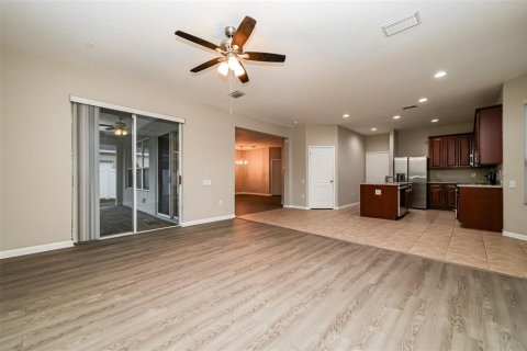 House in Valrico, Florida 4 bedrooms, 252.14 sq.m. № 2198052 - photo 7