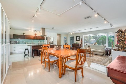 Villa ou maison à vendre à Cutler Bay, Floride: 3 chambres, 161.84 m2 № 2009494 - photo 8