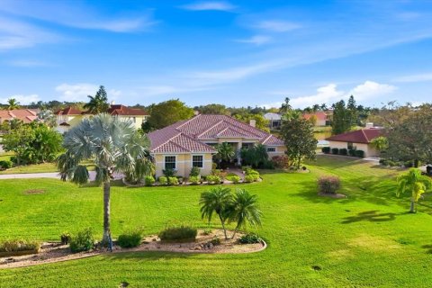 House in Bradenton, Florida 4 bedrooms, 287.44 sq.m. № 2099078 - photo 3