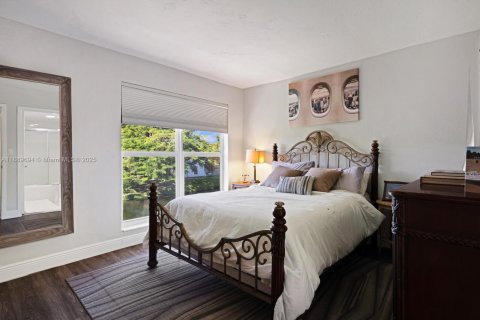 Townhouse in Miami, Florida 2 bedrooms, 111.95 sq.m. № 1953647 - photo 14