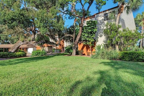Copropriété à vendre à Sarasota, Floride: 2 chambres, 79.9 m2 № 2132360 - photo 8