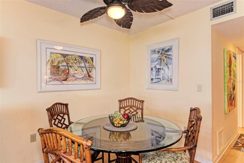 Copropriété à vendre à Sarasota, Floride: 2 chambres, 79.9 m2 № 2132360 - photo 18