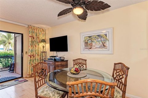 Copropriété à vendre à Sarasota, Floride: 2 chambres, 79.9 m2 № 2132360 - photo 15