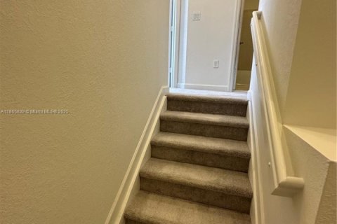 Снять в аренду таунхаус в Майами, Флорида 3 спальни, 160.91м2, № 1927763 - фото 14