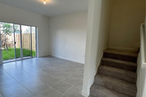 Снять в аренду таунхаус в Майами, Флорида 3 спальни, 160.91м2, № 1927763 - фото 3