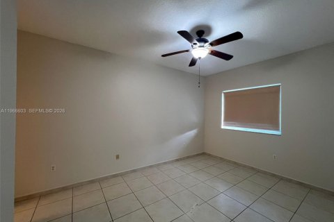 Condo in Doral, Florida, 2 bedrooms № 2081326 - photo 13
