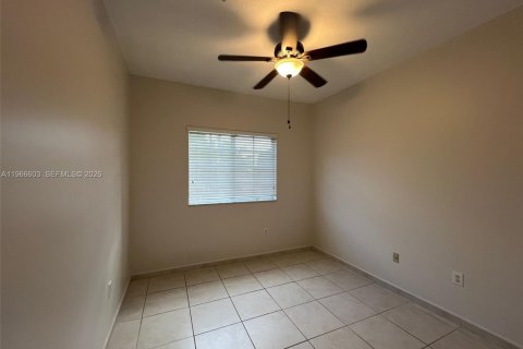Condo in Doral, Florida, 2 bedrooms № 2081326 - photo 17