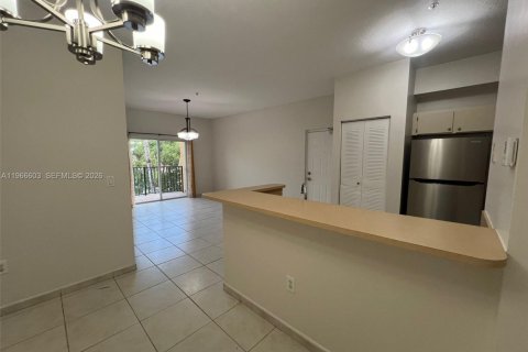Condo in Doral, Florida, 2 bedrooms № 2081326 - photo 9