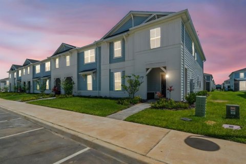 Townhouse in Clermont, Florida 5 bedrooms, 211.91 sq.m. № 2104036