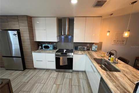 Condominio en venta en Largo, Florida, 2 dormitorios, 86.4 m2 № 2227464 - foto 3