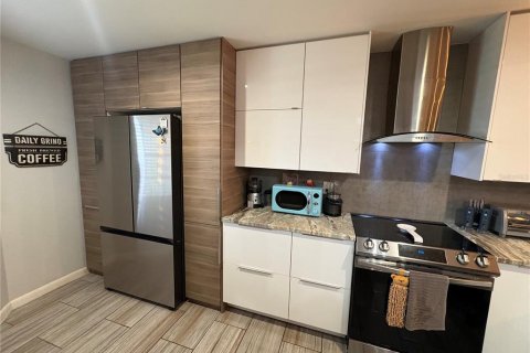 Condominio en venta en Largo, Florida, 2 dormitorios, 86.4 m2 № 2227464 - foto 4