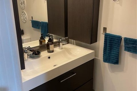 Condominio en venta en Largo, Florida, 2 dormitorios, 86.4 m2 № 2227464 - foto 19