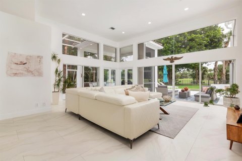 Casa en venta en West Palm Beach, Florida, 3 dormitorios, 245.91 m2 № 2181342 - foto 8