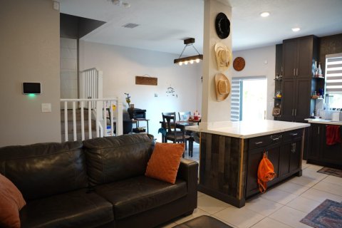 Adosado en alquiler en Davie, Florida, 2 dormitorios, 133.59 m2 № 1227699 - foto 1