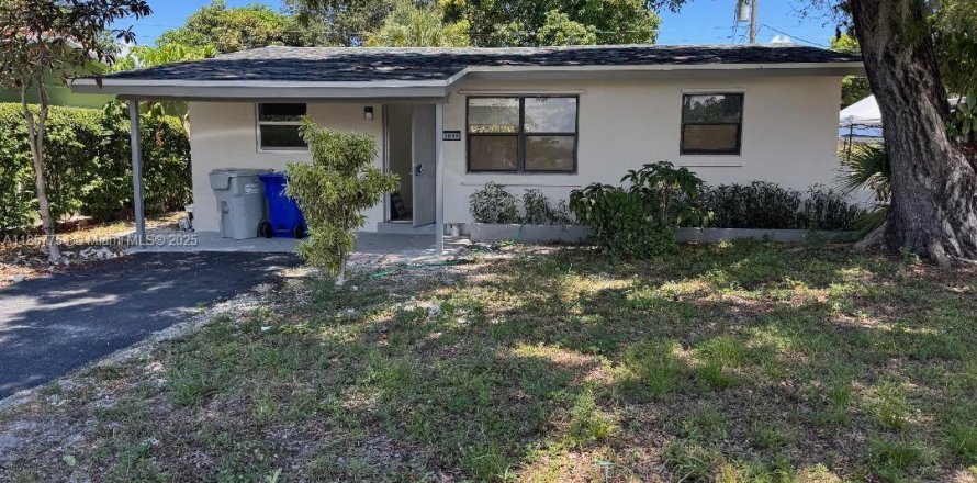 House in Pompano Beach, Florida 3 bedrooms, 79.9 sq.m. № 1881910