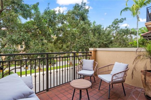 Купить таунхаус в Пемброк-Пайнс, Флорида 2 спальни, 154.4м2, № 2001055 - фото 3