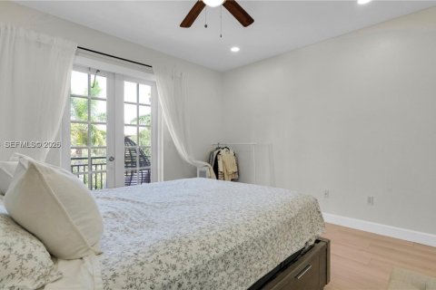 Купить таунхаус в Пемброк-Пайнс, Флорида 2 спальни, 154.4м2, № 2001055 - фото 15