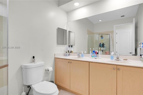 Купить таунхаус в Пемброк-Пайнс, Флорида 2 спальни, 154.4м2, № 2001055 - фото 14