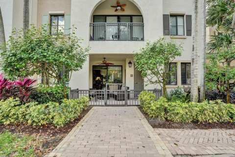 Condo in Sunrise, Florida, 2 bedrooms  № 1860375 - photo 2