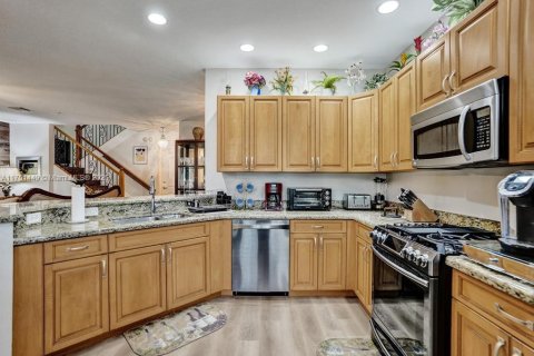 Condo in Sunrise, Florida, 2 bedrooms  № 1860375 - photo 11