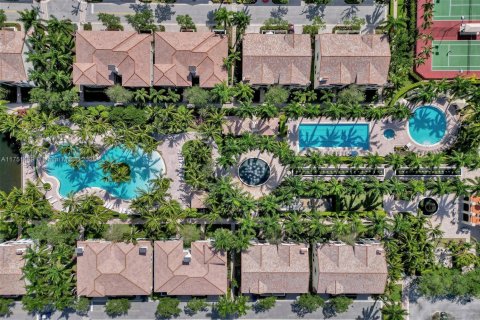 Condo in Sunrise, Florida, 2 bedrooms  № 1860375 - photo 1