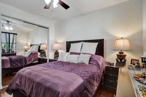 Condo in Sunrise, Florida, 2 bedrooms  № 1860375 - photo 25